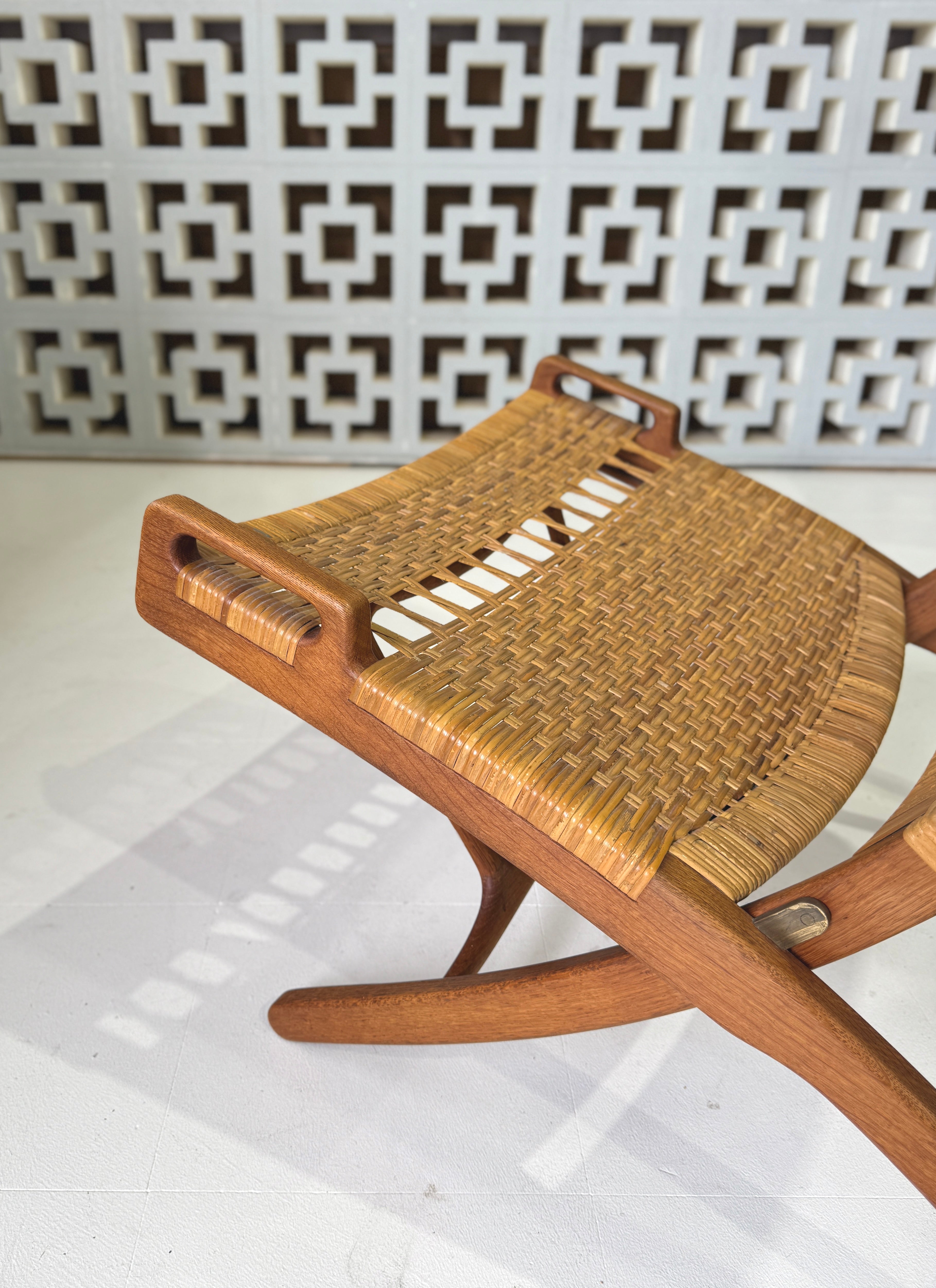 Hans J. Wegner JH512 Folding Chair