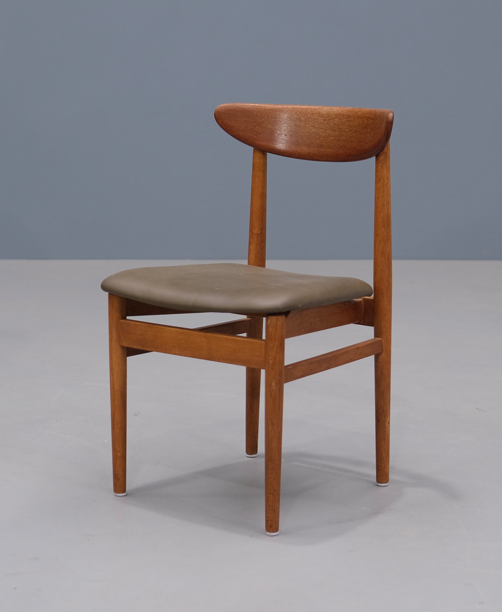 Danish Desk Chair in Oak Teak – Grandfather's Axe