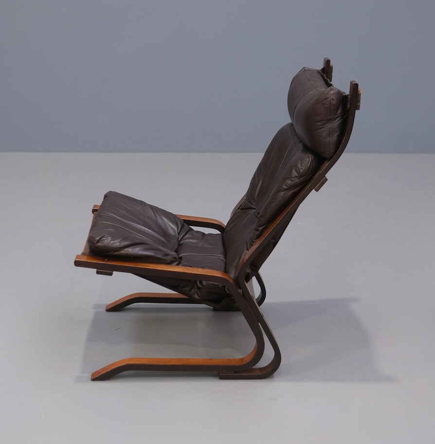 High-Back Kengu Lounge Chair in Leather
