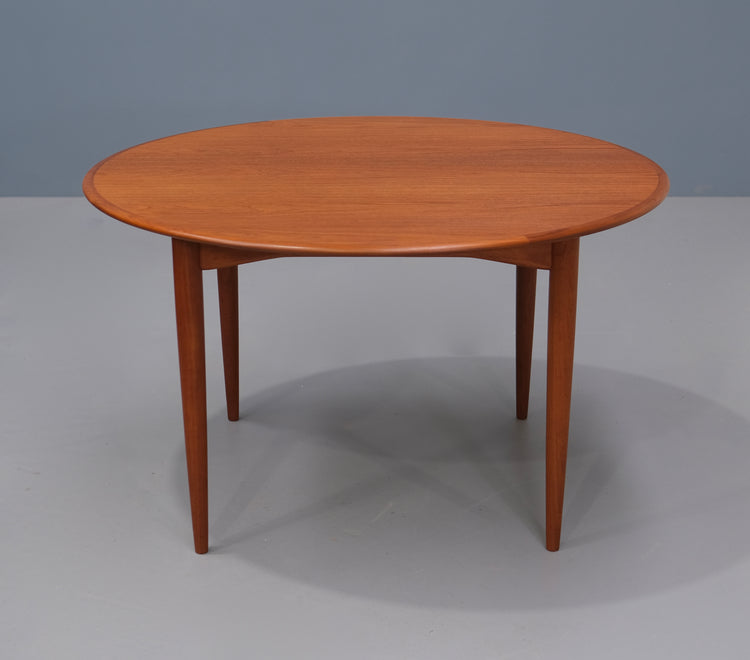Round Parker Dining Table in Teak