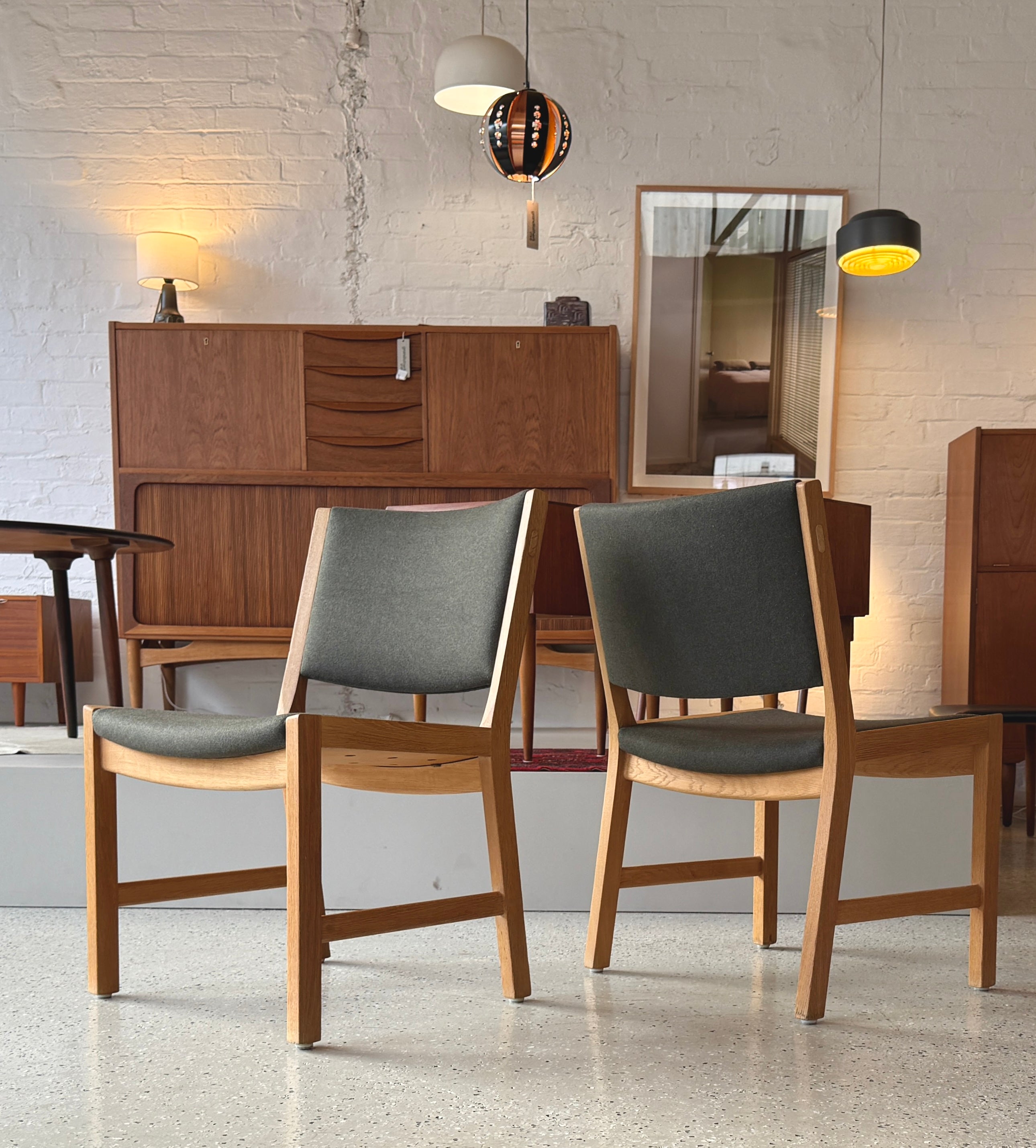 Set of Six Hans Wegner for Johannes Hansen Dining Chairs in Oak