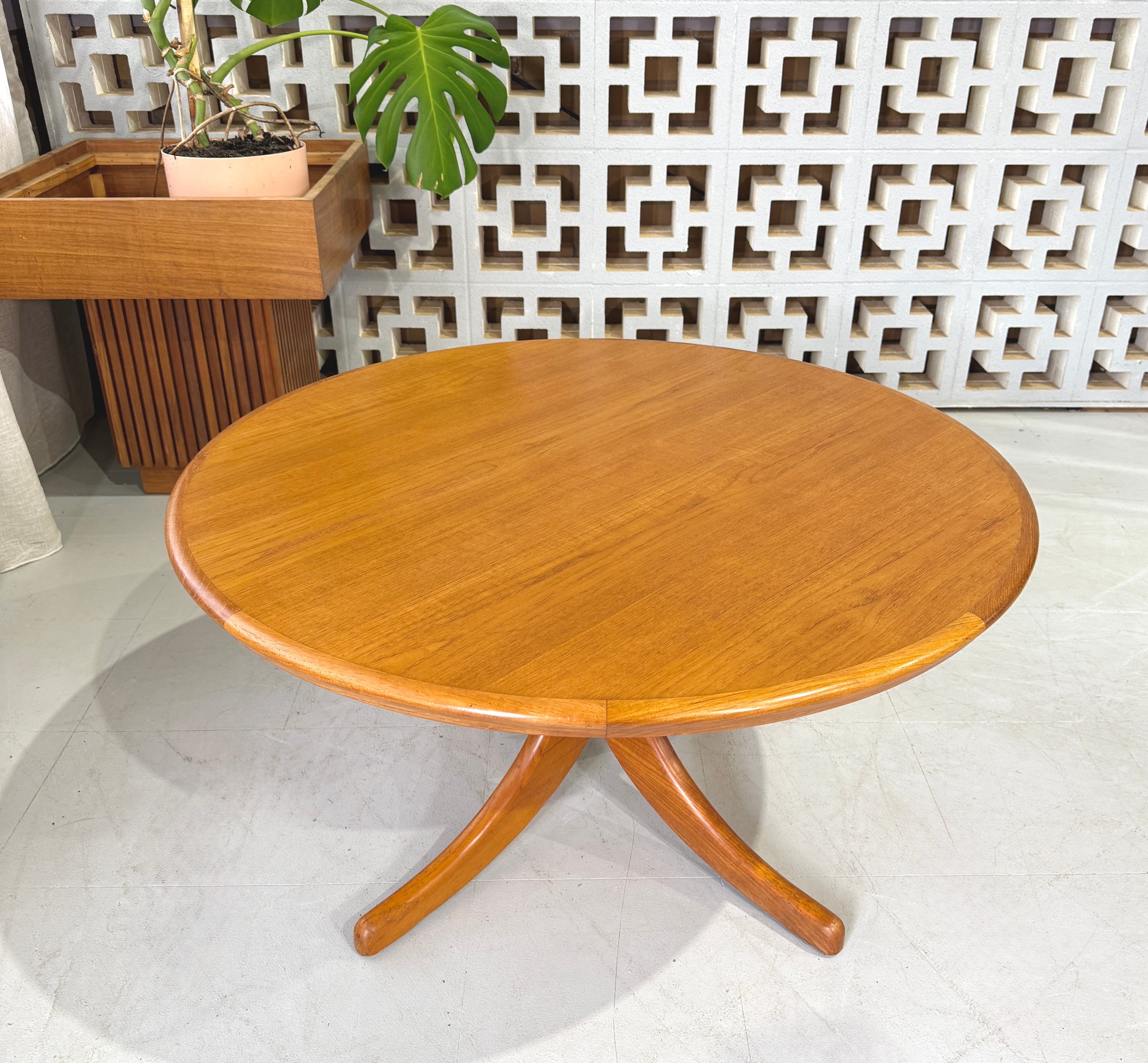 Round Noblett Mid-Century Coffee Table