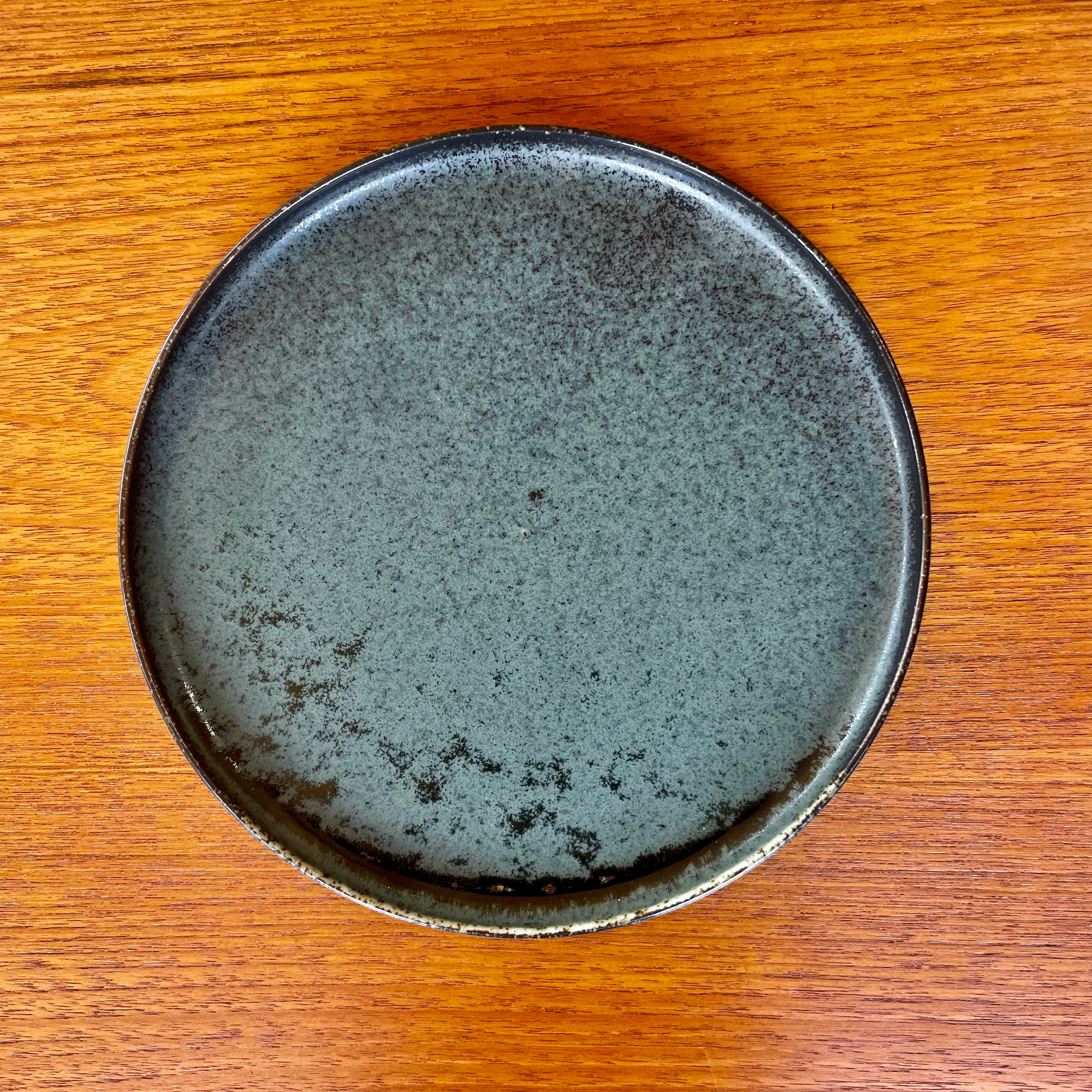 Short Rim Plate 23cm - KOKUTEKI