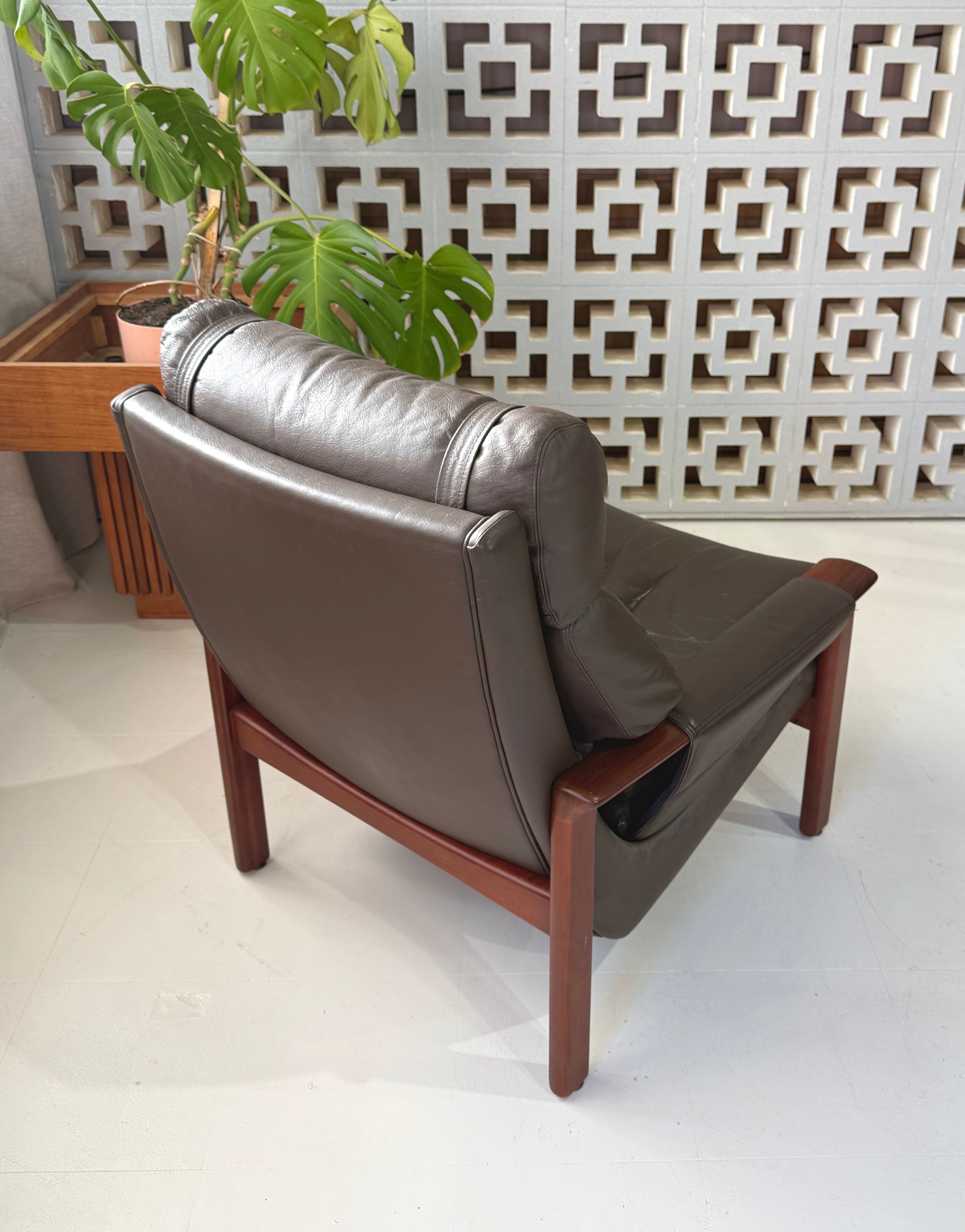 Tessa T21 Lounge Chair in Brown Leather