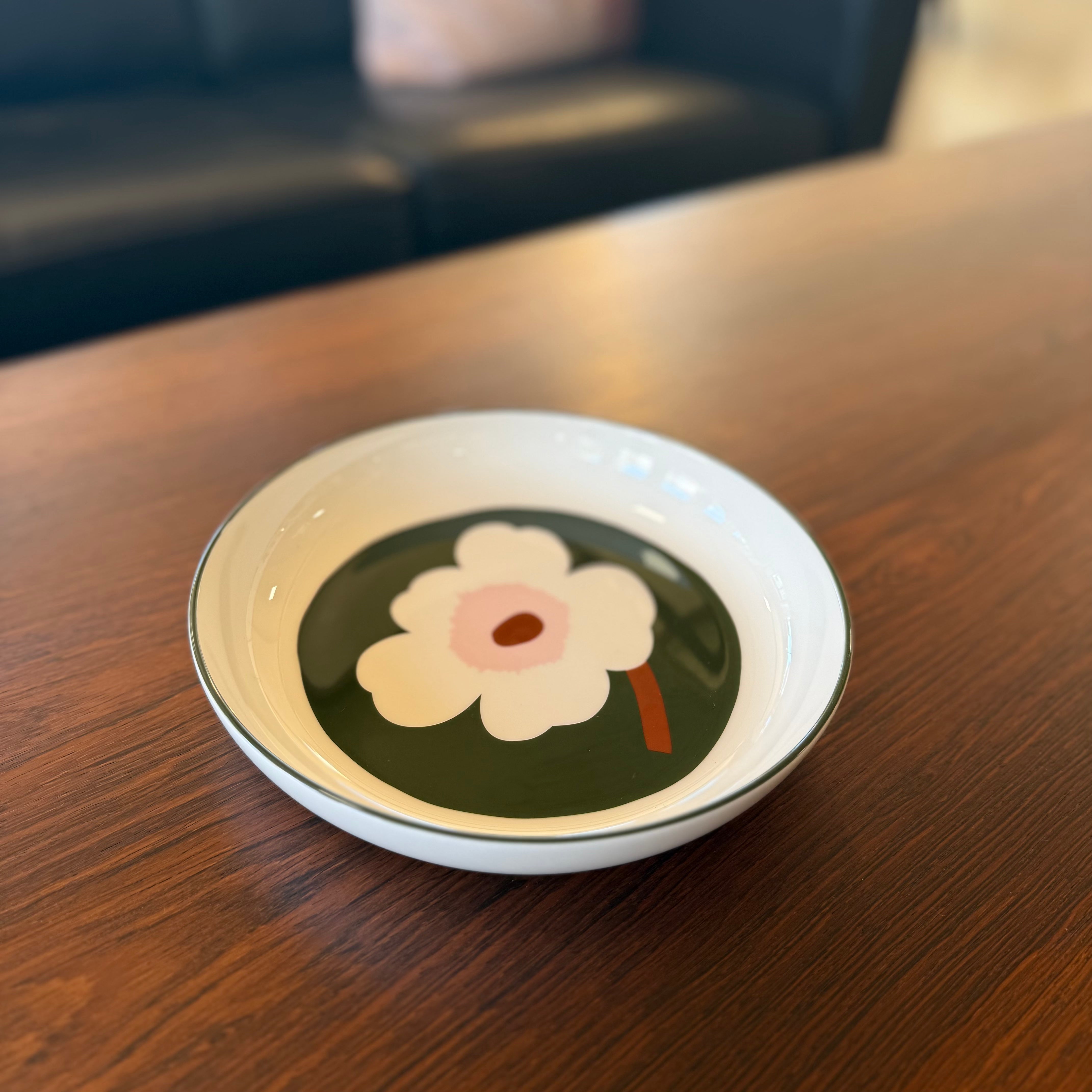 Marimekko Oiva Plate in Unikko