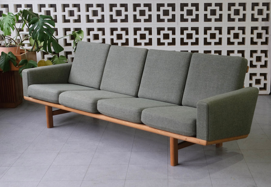 Hans J Wegner GE235/4 Sofa in Original Wool