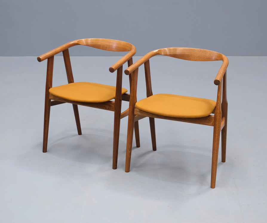 Four Hans J Wegner GE525 Dining Chairs