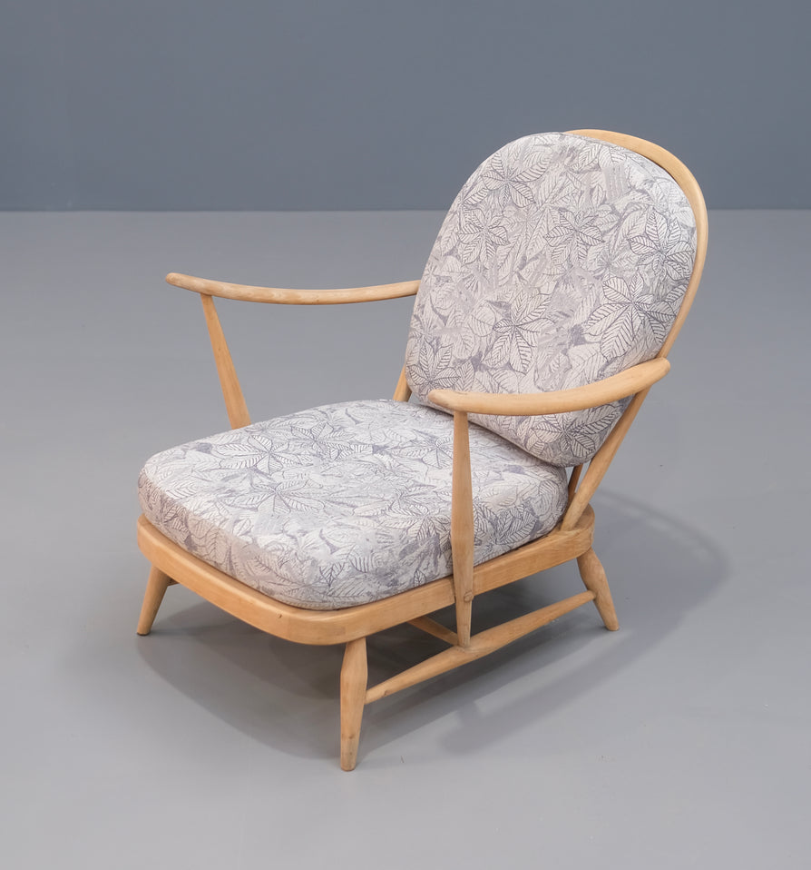 Ercol 203 Lounge Chair in Elm