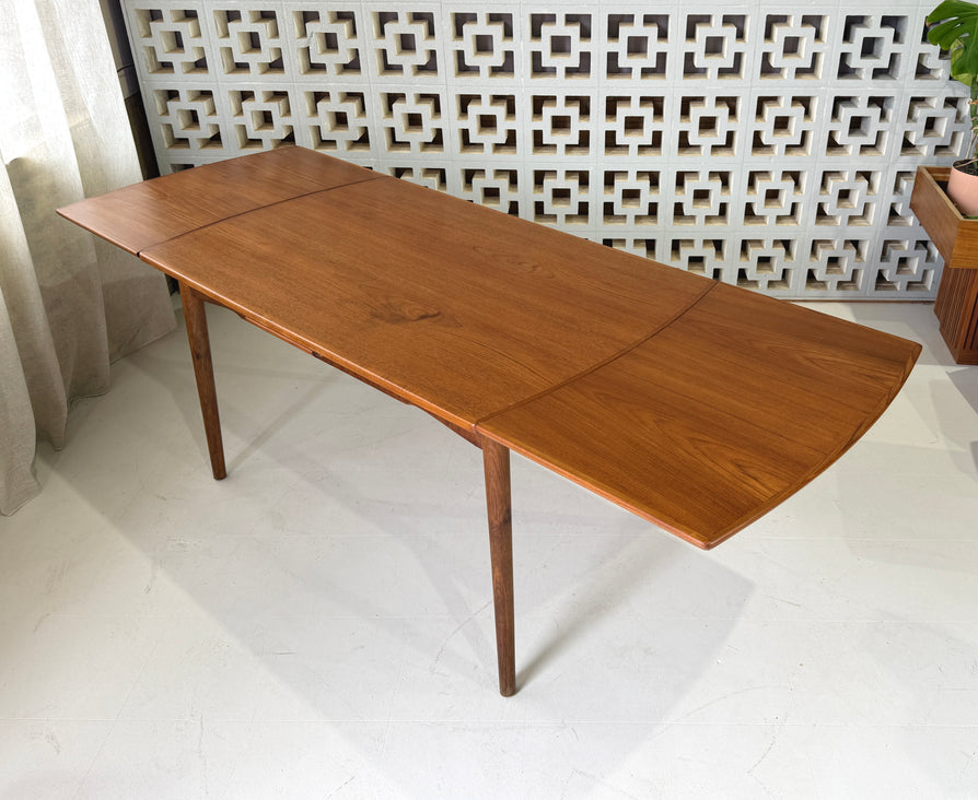 Danish Extension Dining Table in Teak & Oak