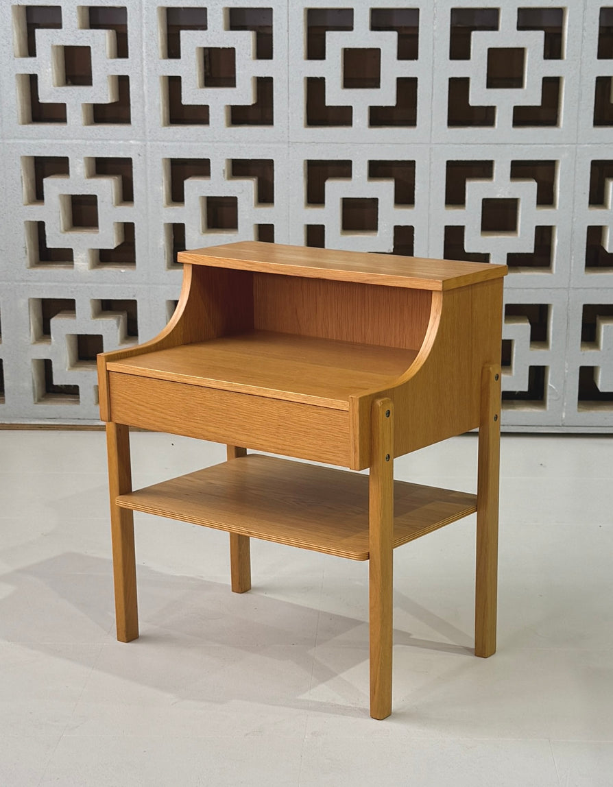 Single Bedside Table in Oak