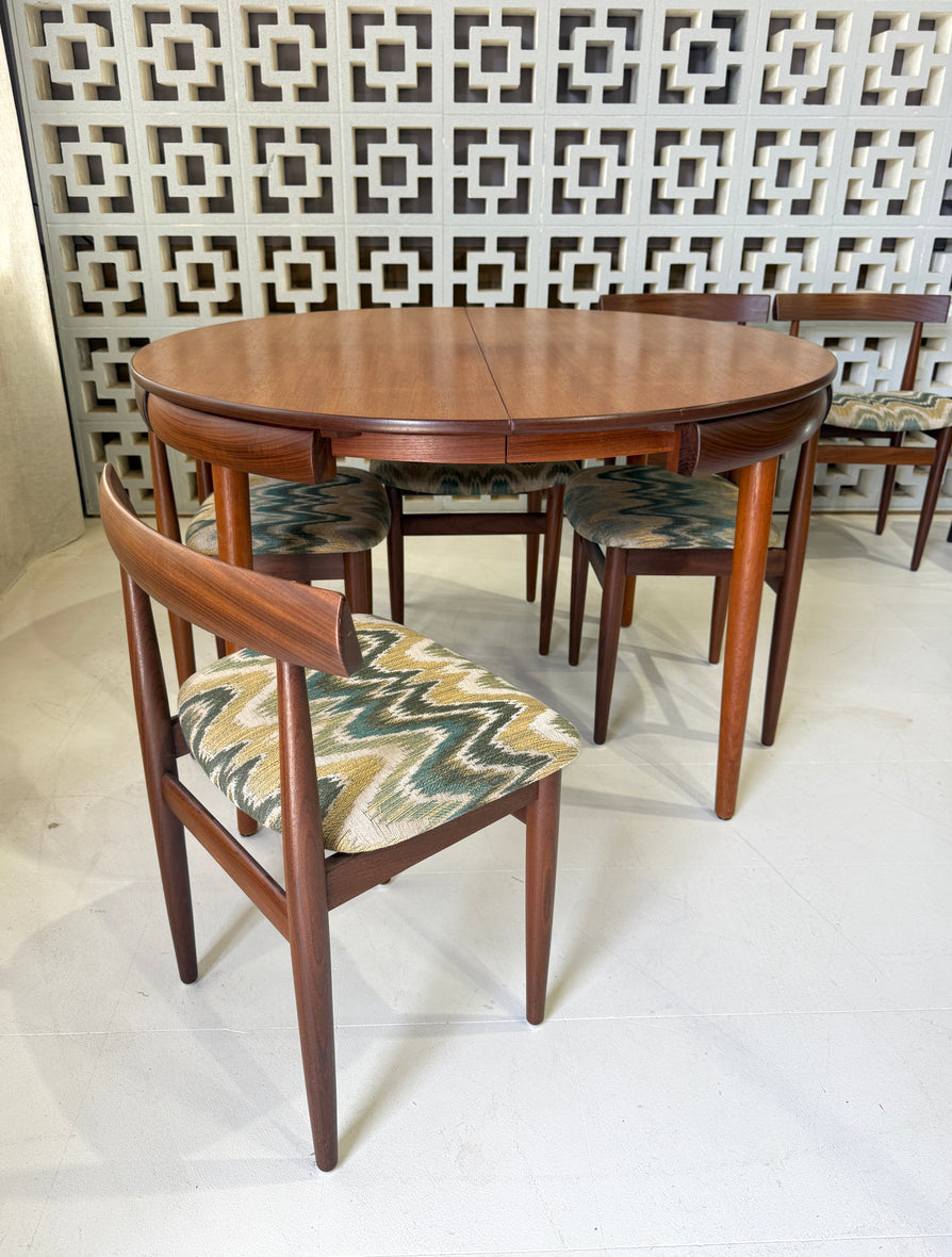 Hans Olsen Model 630-3 Roundette Dining Suite
