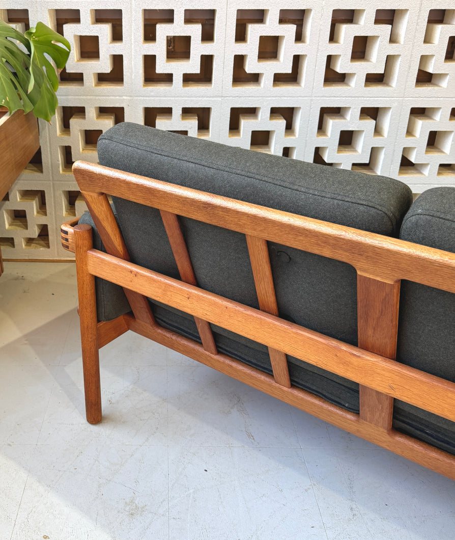 HW Klein Sofa in European Oak