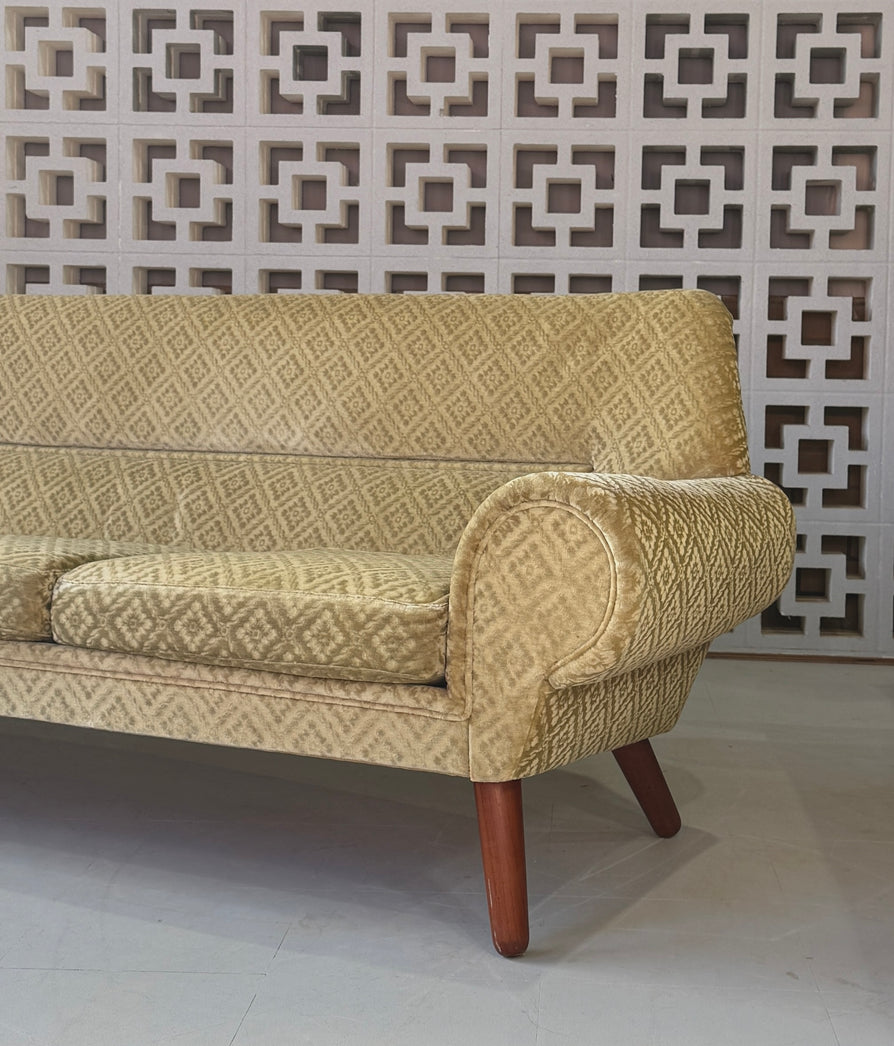 Kurt Østervig Model 14 Sofa in Original Velvet