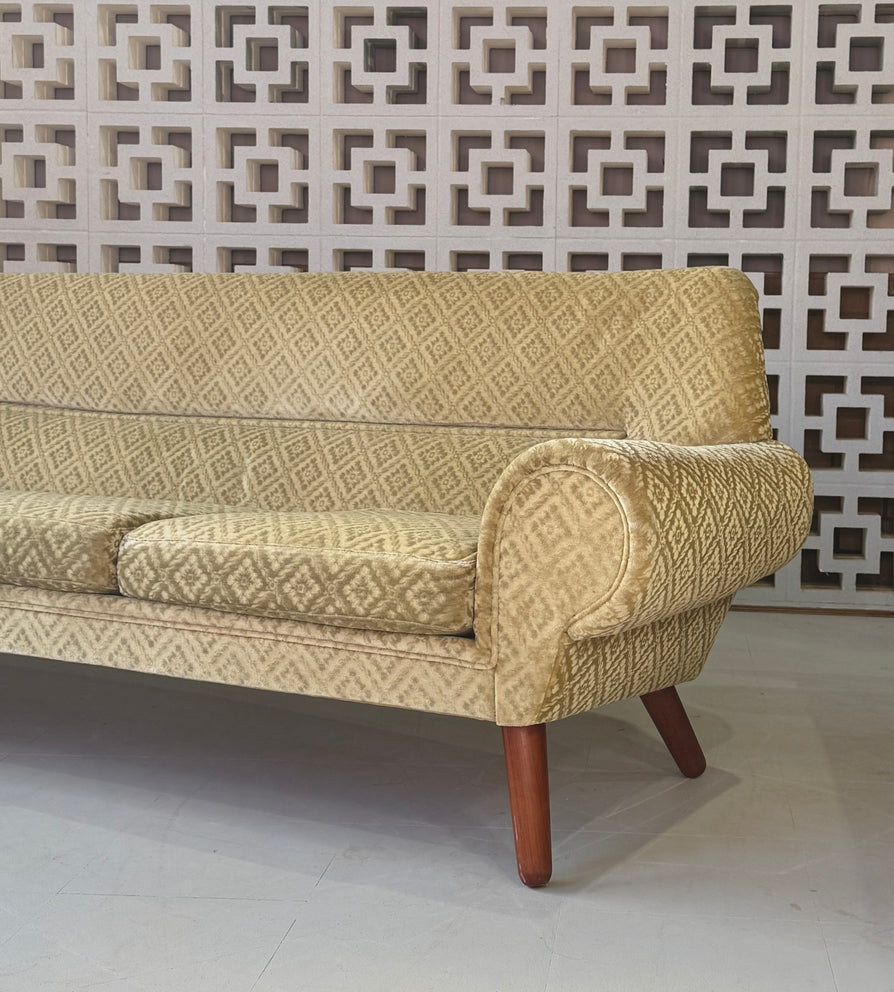 Kurt Østervig Model 14 Sofa in Original Velvet
