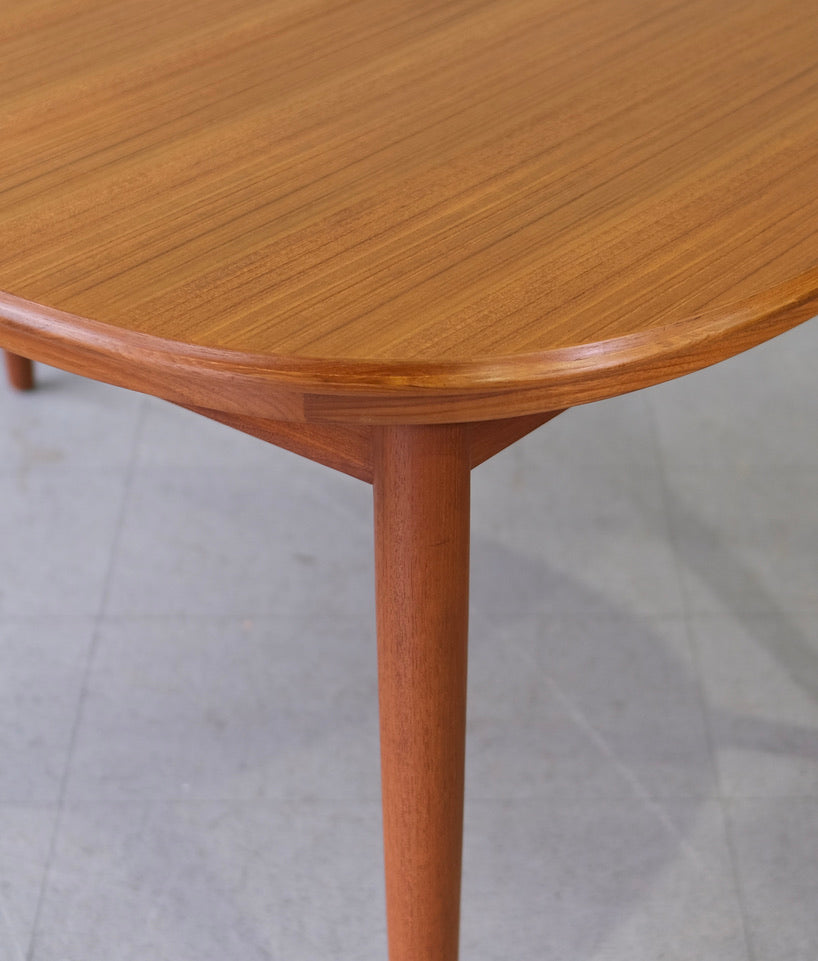 Mid-Century Extension Dining Table in Teak