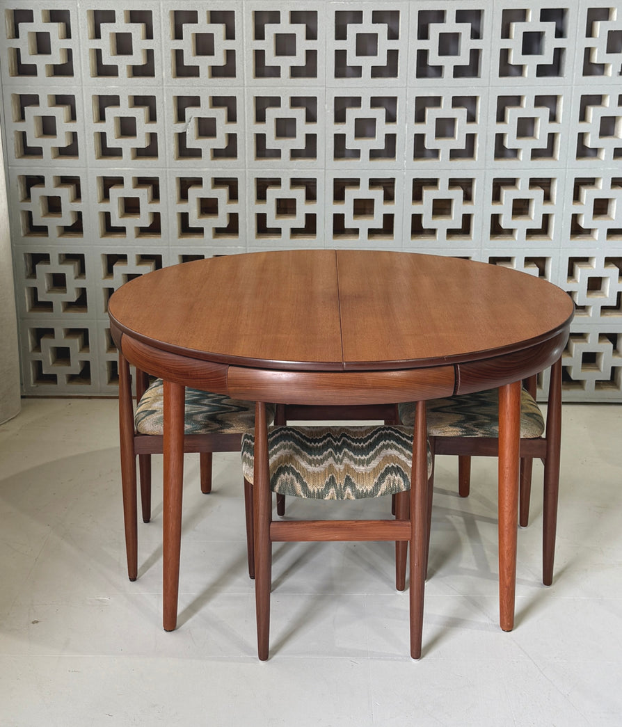 Hans Olsen Model 630-3 Roundette Dining Suite