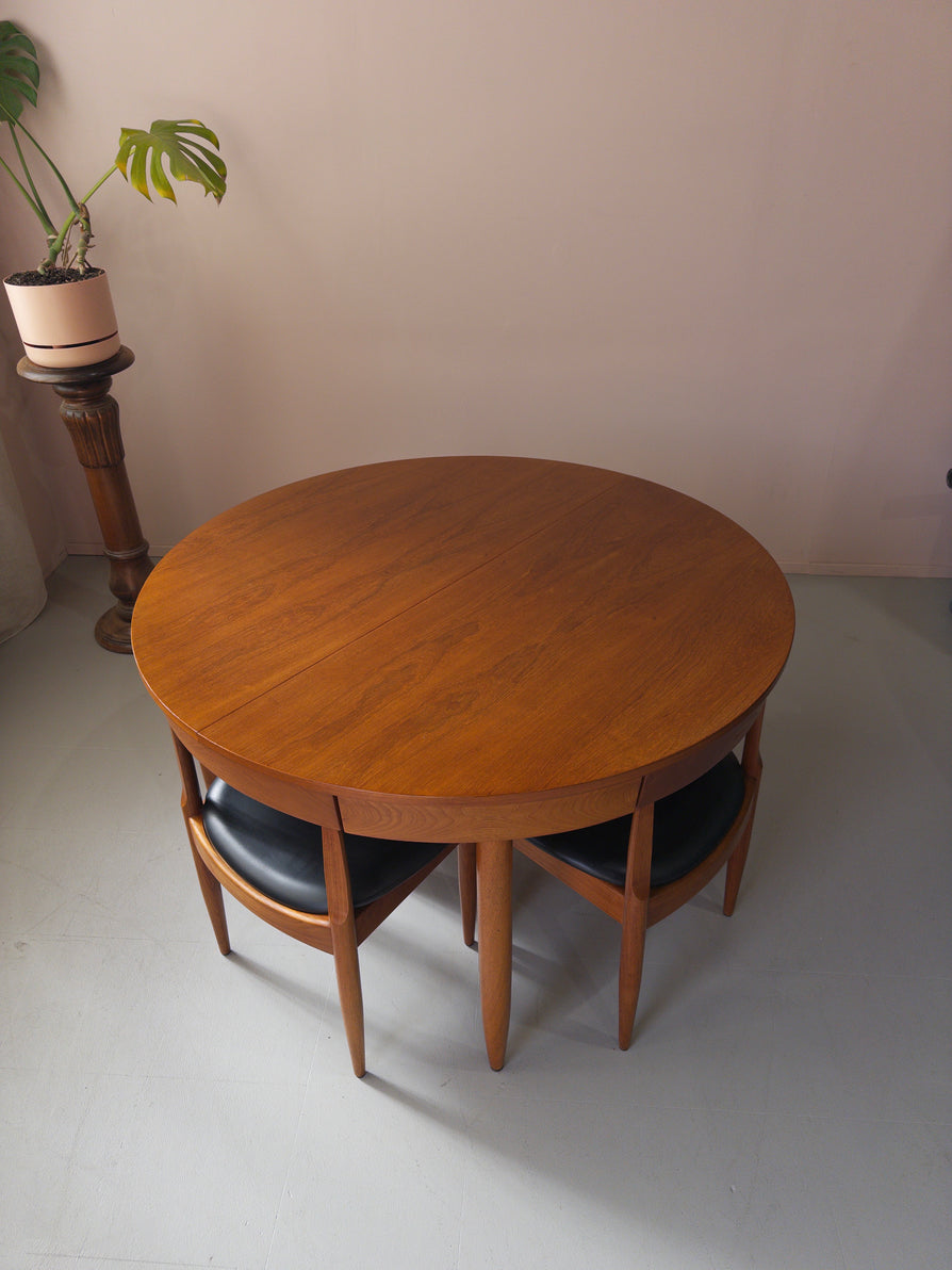 Ernst Hansen Round Dining Table & Chairs Setting