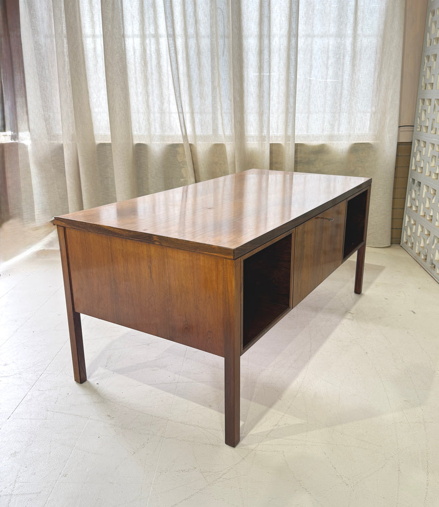 Model 77 Omann Jun Executive Desk in Rosewood