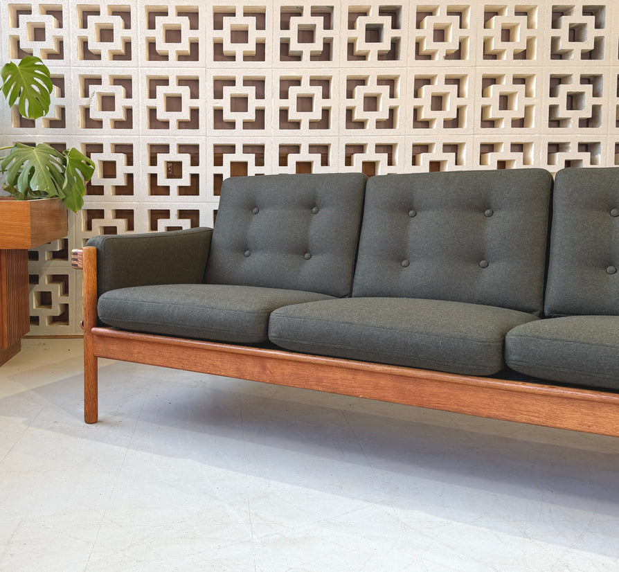 HW Klein Sofa in European Oak
