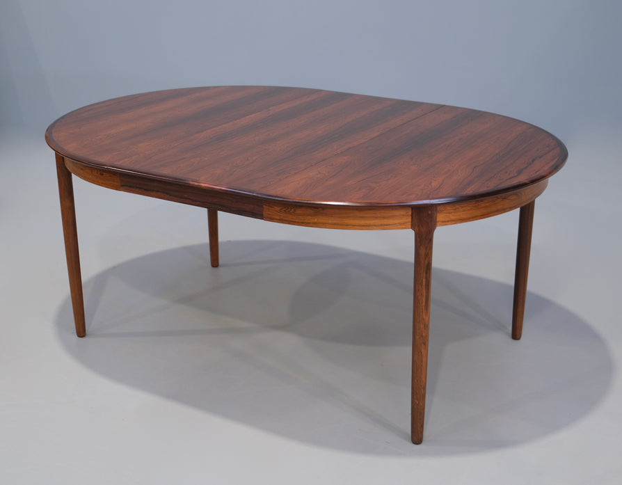 Round Danish Extension Dining Table in Rosewood