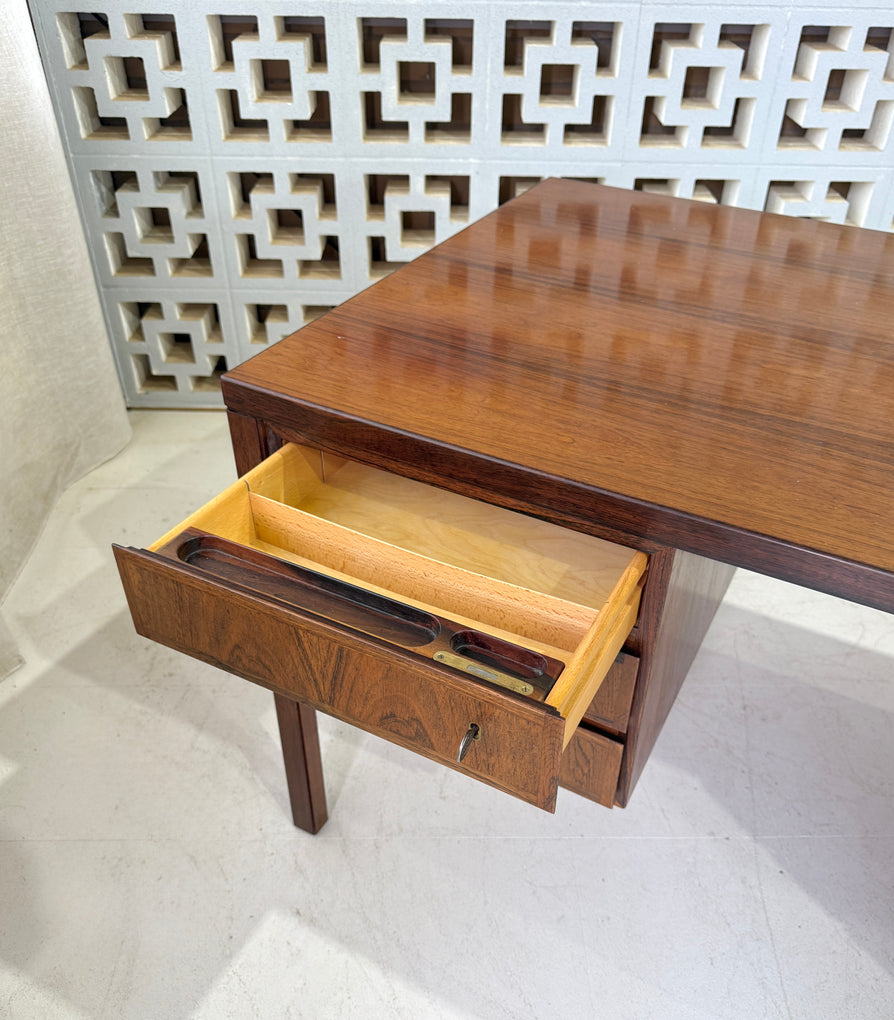 Model 77 Omann Jun Executive Desk in Rosewood