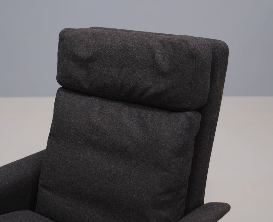 High-Back Hans Olsen Chair in Wool