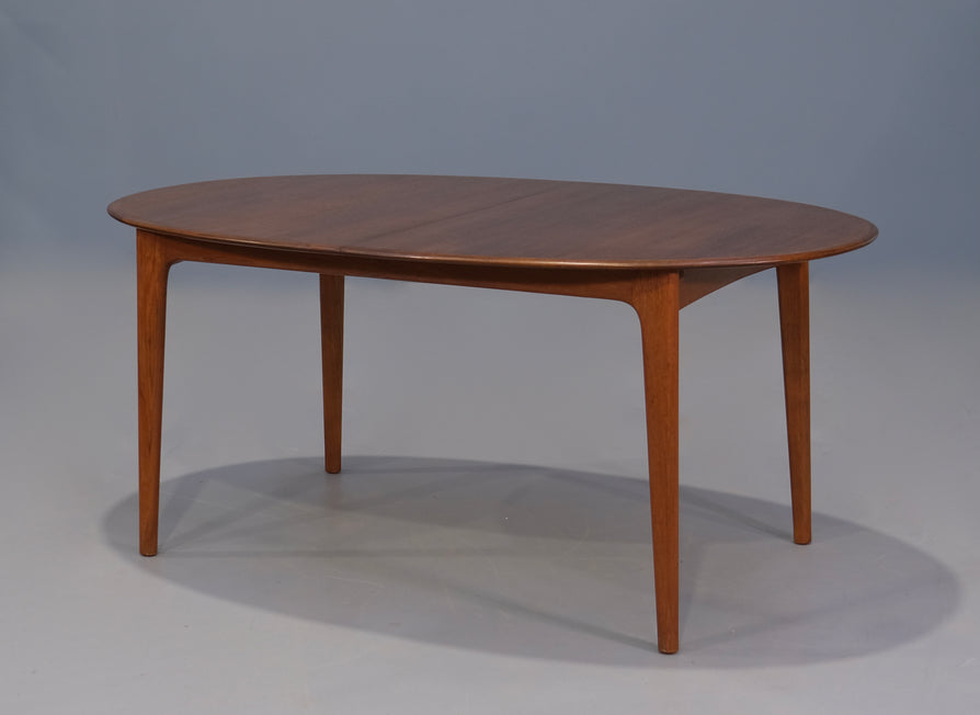 Oval Extension Dining Table by Noblett