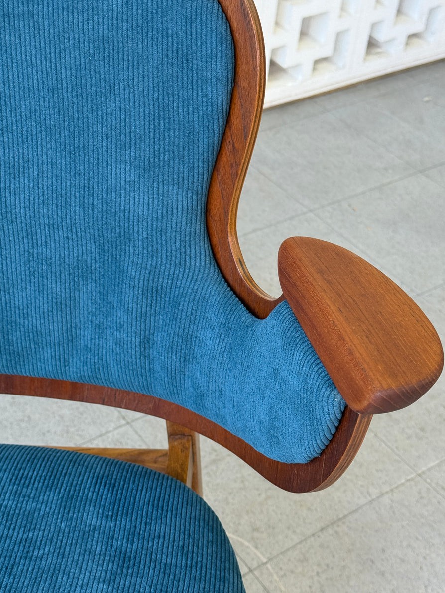 Hans Olsen Model 107 Chair