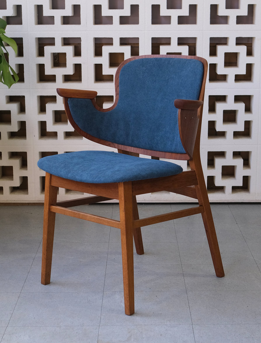 Hans Olsen Model 107 Chair