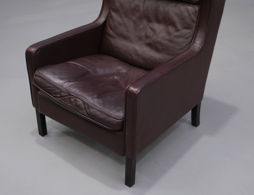 Stouby Wing-Back Lounge Chair