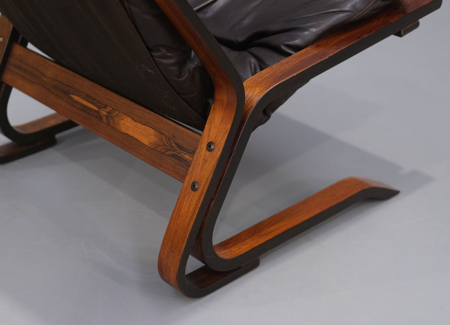 High-Back Kengu Lounge Chair in Leather