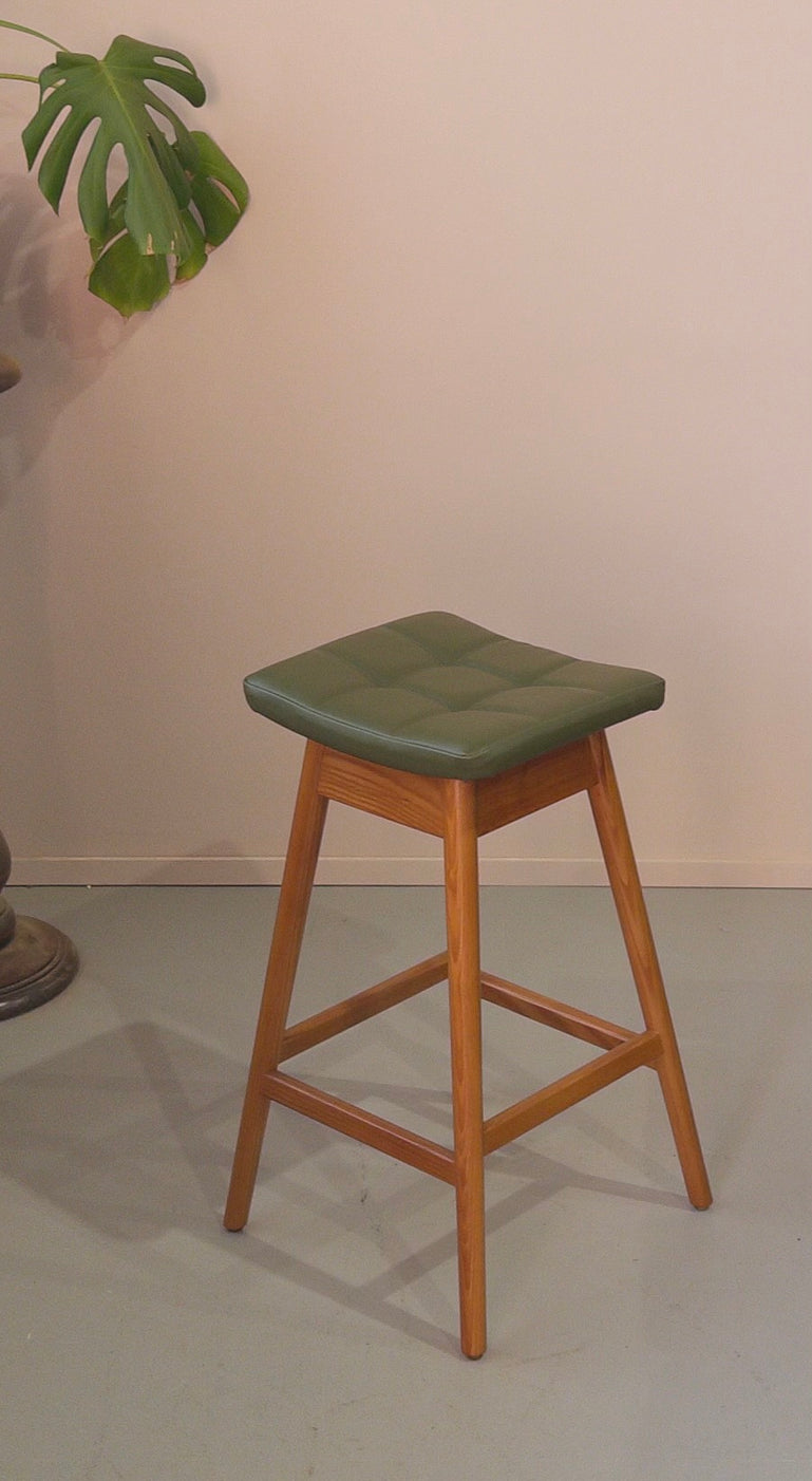 TH Brown Martelle Barstool in Teak & Green Vinyl