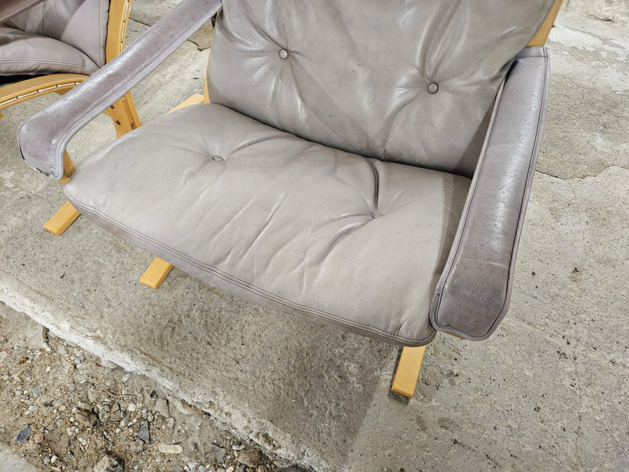 Siesta Chair in Grey Leather