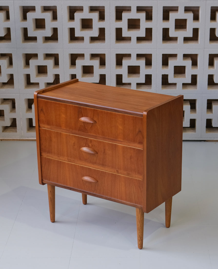 Danish Chest of Drawers in Teak & Oak