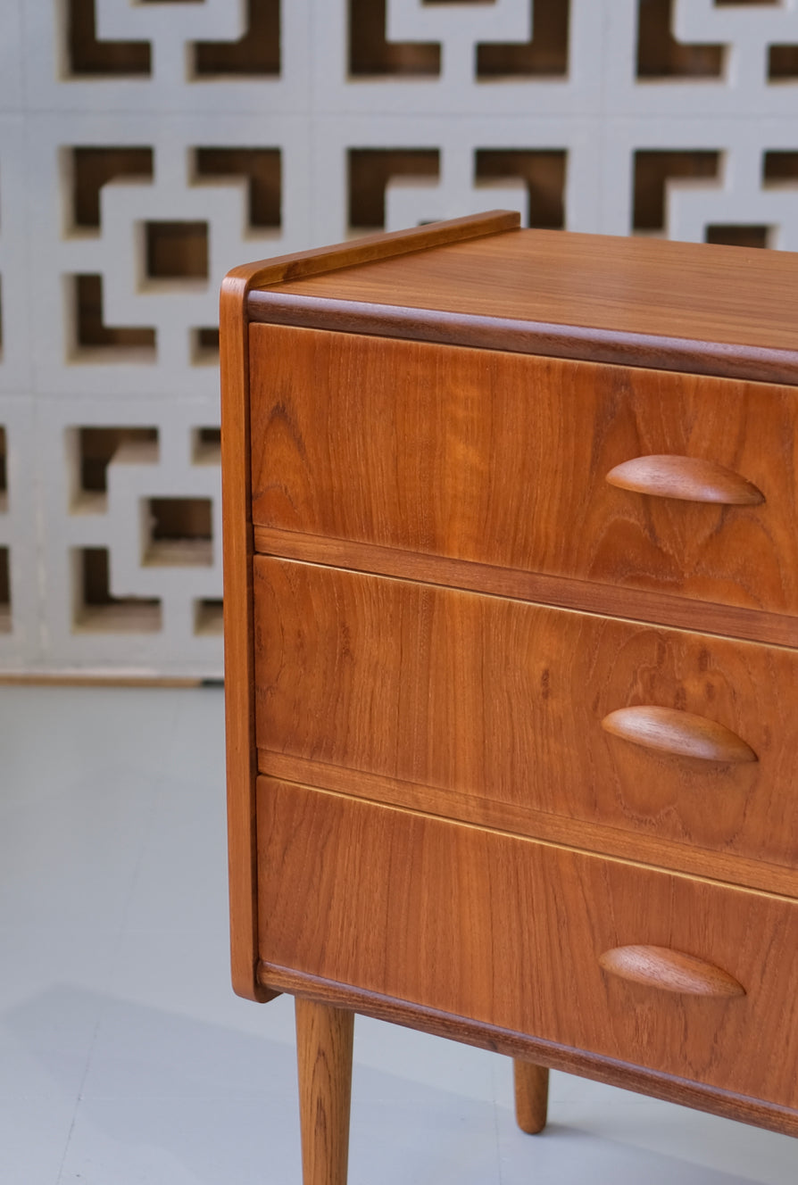 Danish Chest of Drawers in Teak & Oak