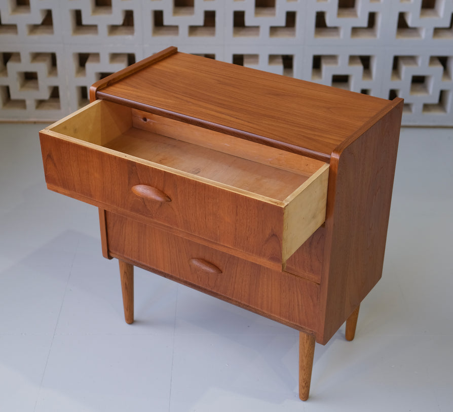 Danish Chest of Drawers in Teak & Oak