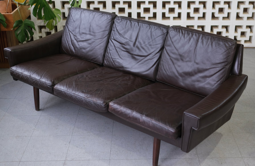 Skipper Sofa in Brown Leather