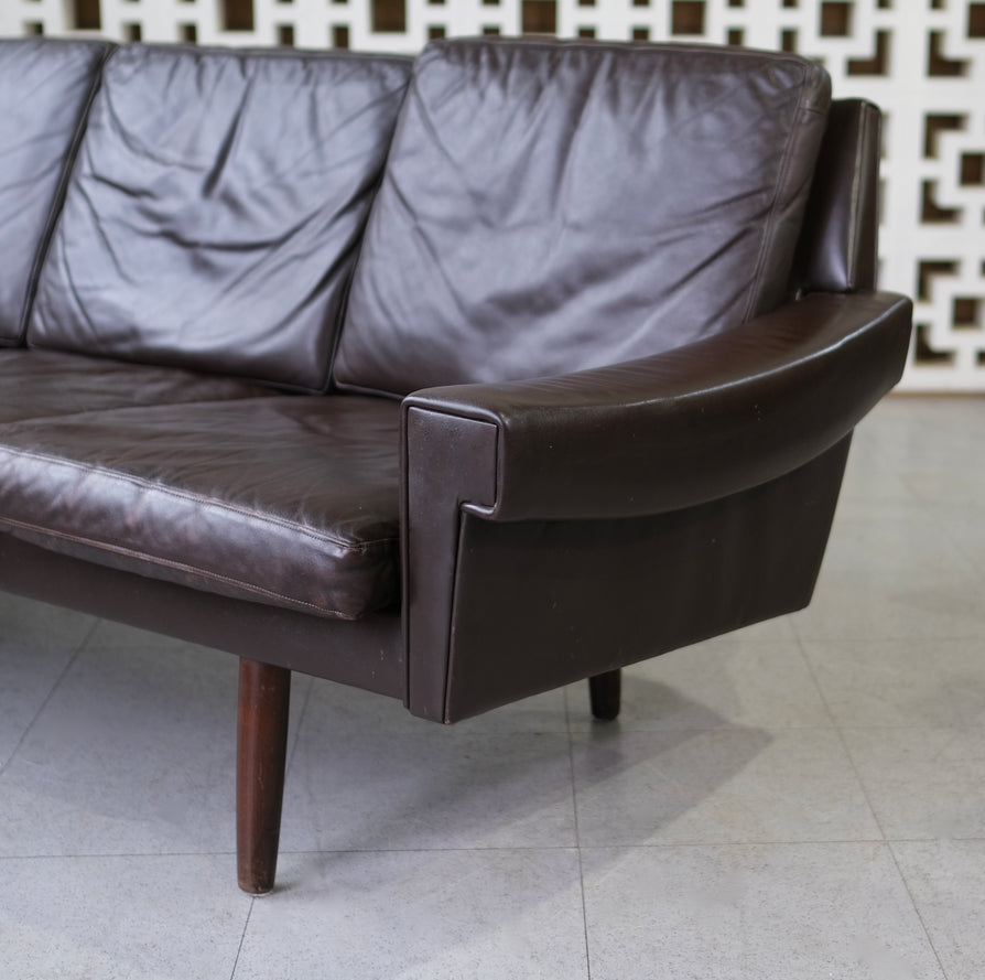 Skipper Sofa in Brown Leather