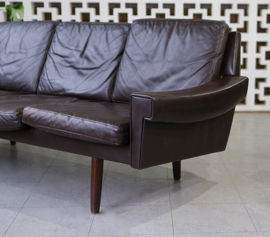 Skipper Sofa in Brown Leather