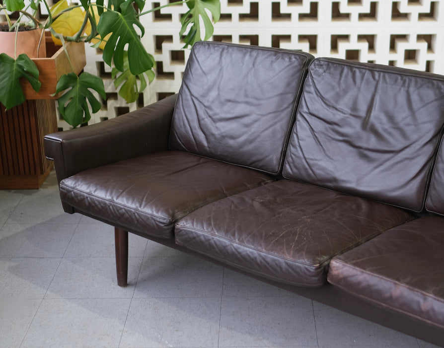 Skipper Sofa in Brown Leather