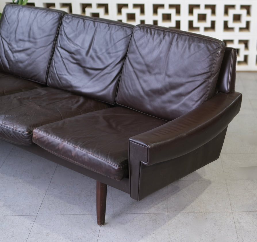 Skipper Sofa in Brown Leather