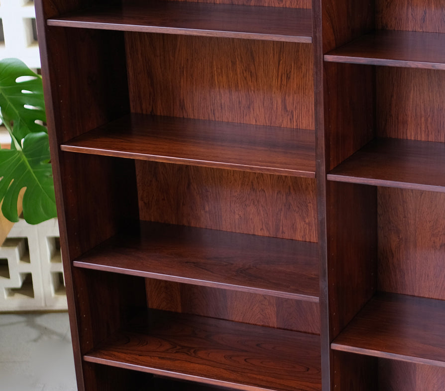 Omann Jun Bookcase in Rosewood