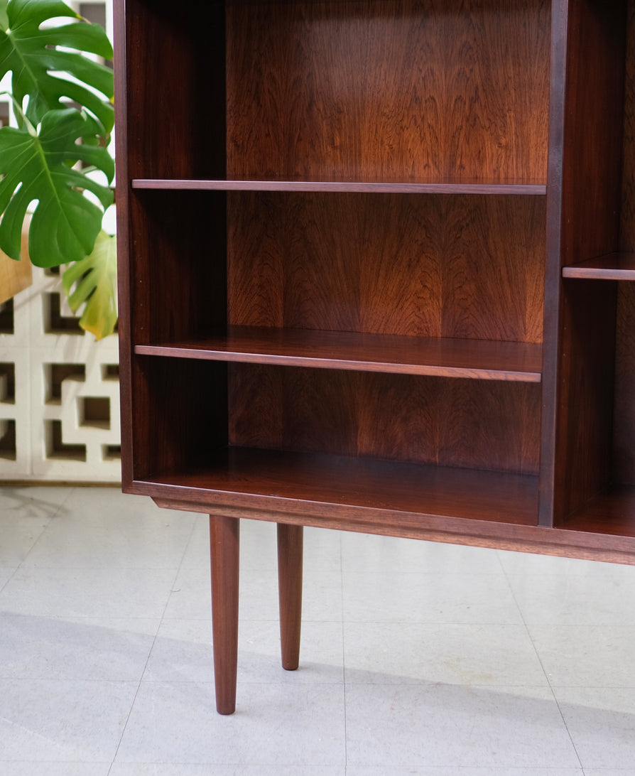 Omann Jun Bookcase in Rosewood