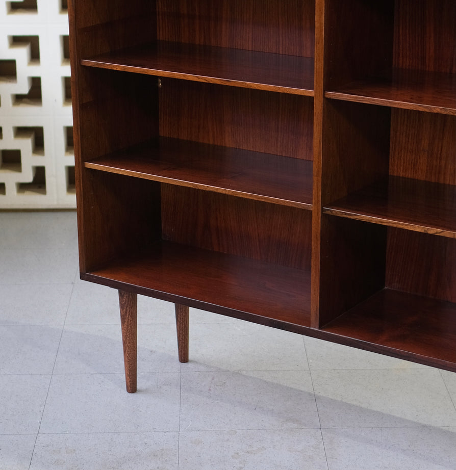 Omann Jun Bookcase in Rosewood