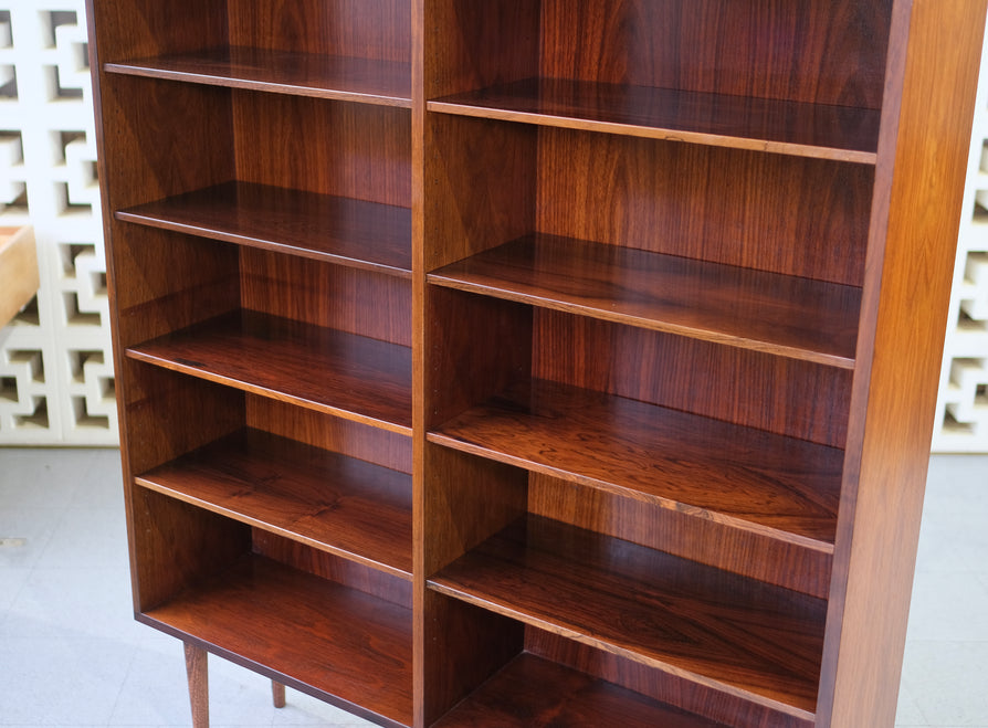 Omann Jun Bookcase in Rosewood