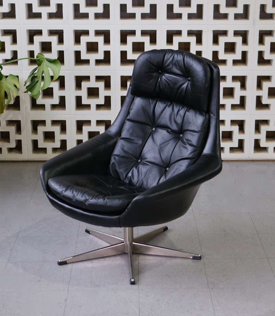 HW Klein Swivel Chair in Leather