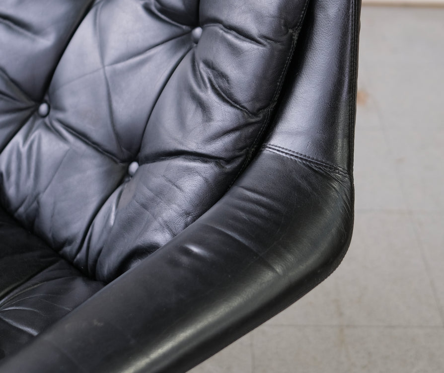 HW Klein Swivel Chair in Leather