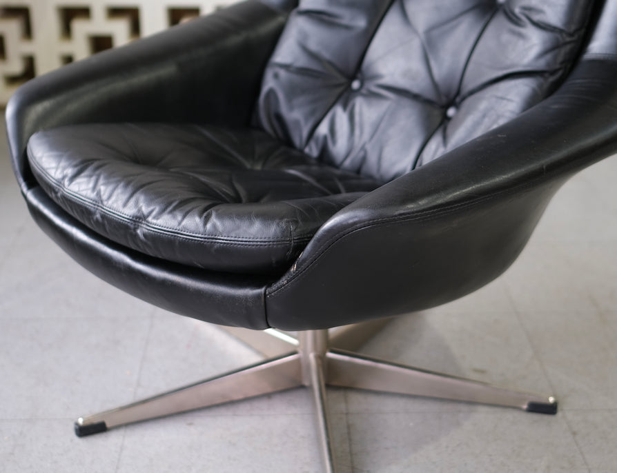 HW Klein Swivel Chair in Leather