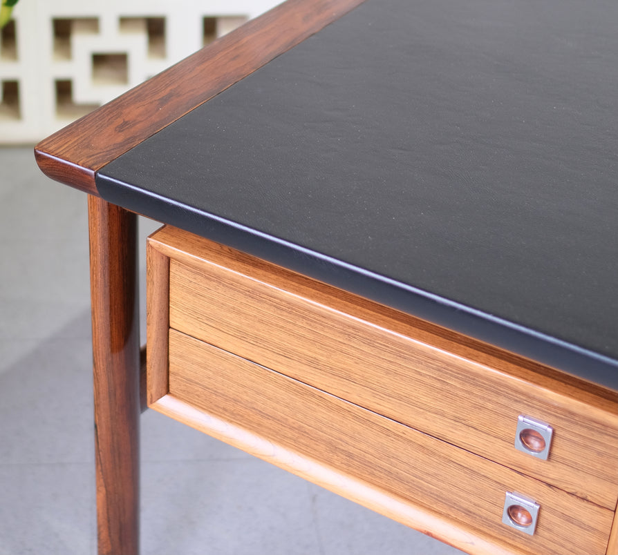 Arne Vodder Model 223 Executive Desk in Rosewood