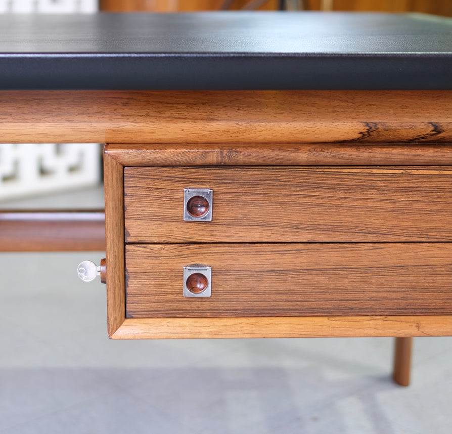 Arne Vodder Model 223 Executive Desk in Rosewood